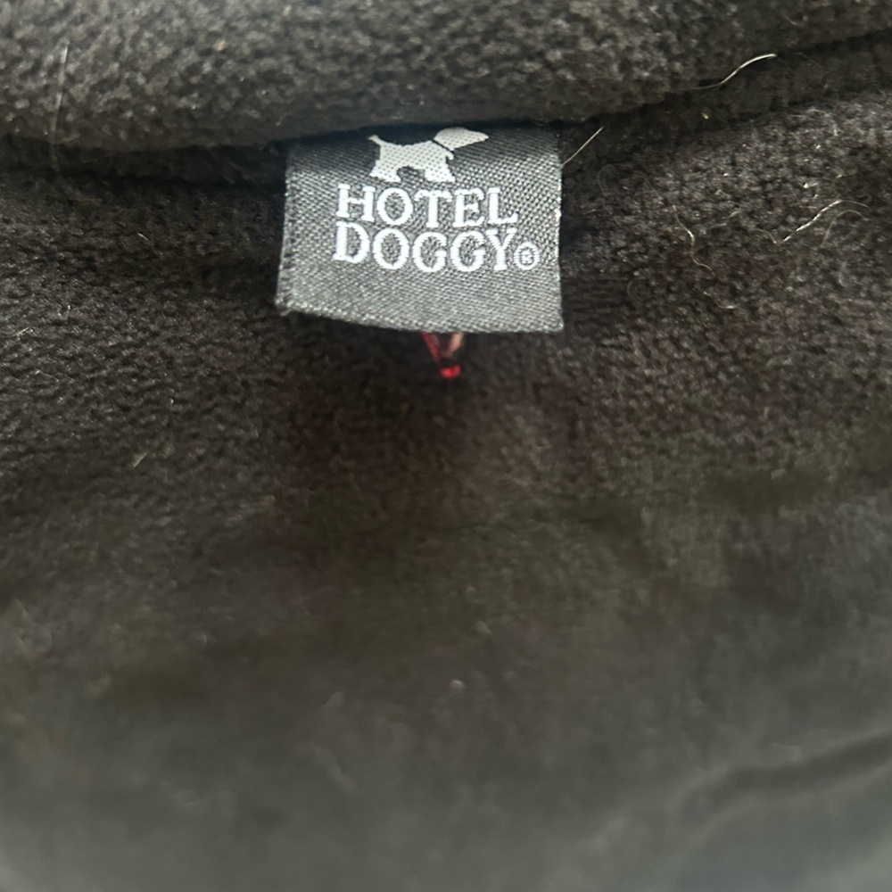 Red Dog Jacket - Picture 6 of 7